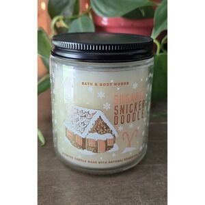 Bath & Body Works Candle "Sugared Snickerdoodle" 7 Oz